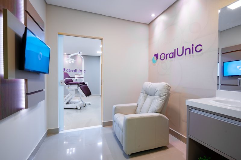 Cadeira odontológica em consultório da Oral Unic Capão da Canoa